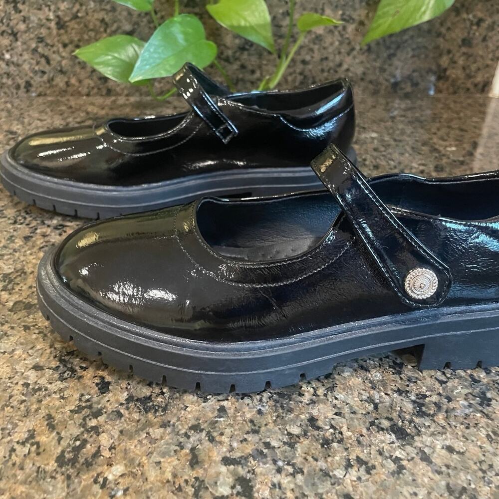 Women’s Size 38/7.5 Black Patten Leather Mary Janes with Block Heel